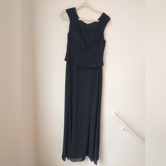 Vintage Poly USA, Made in USA, Layered Formal Dress Size M - Picture 3 of 11